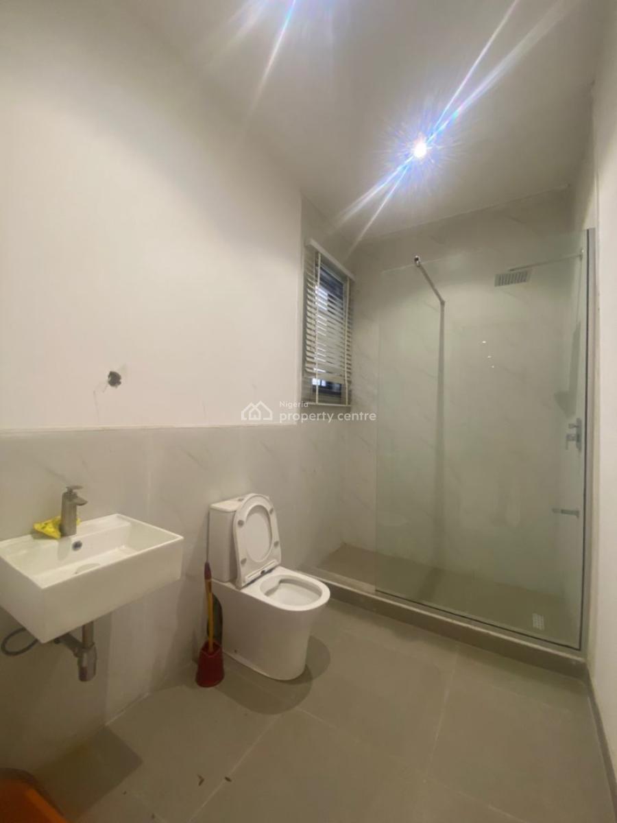 Fully Furnished and Serviced 1bedroom with Gym H and Pool, Off Admiralty Way.. Lekki Proper, Lekki Phase 1, Lekki, Lagos, Mini Flat (room and Parlour) for Rent