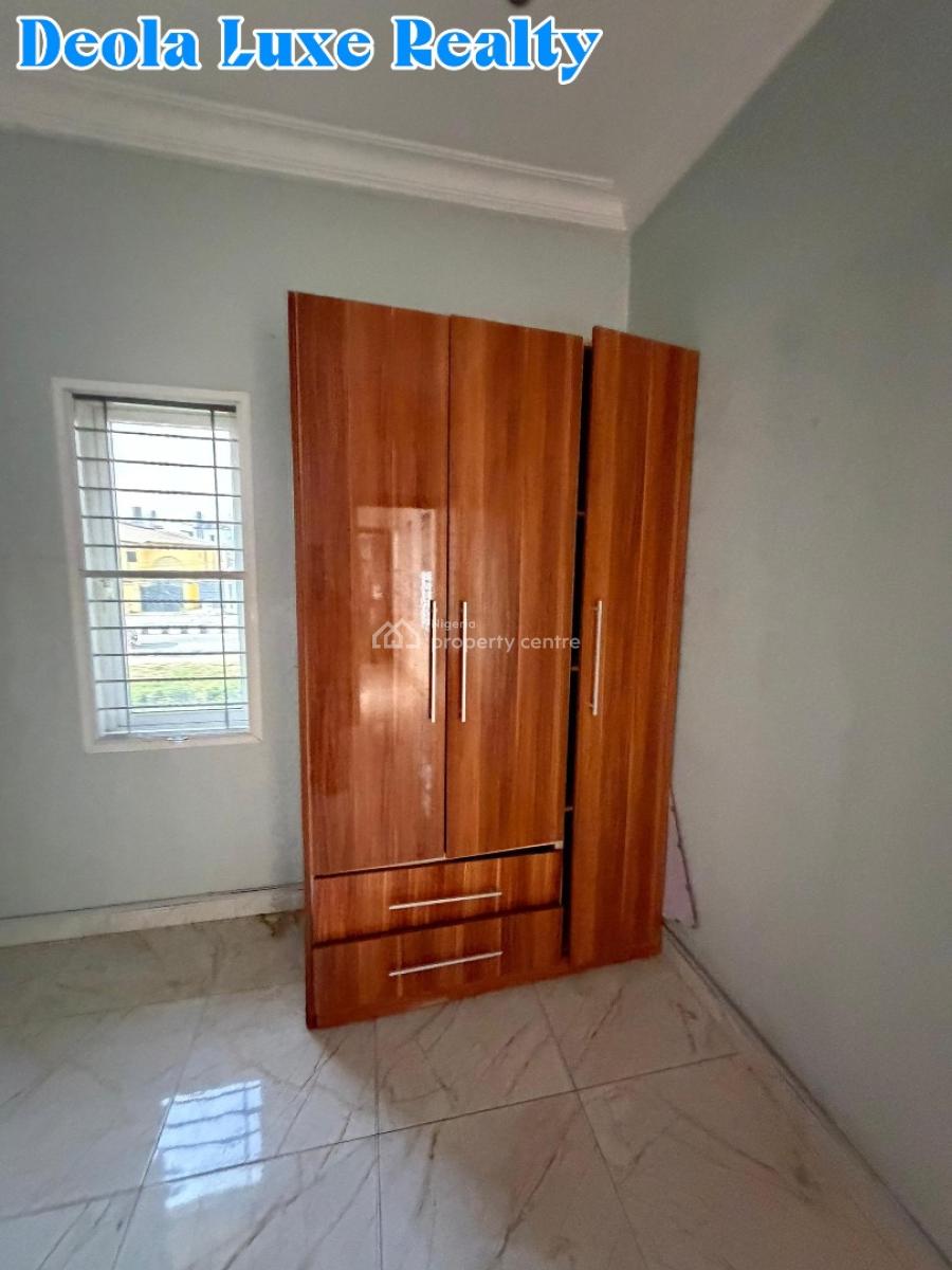 a Nice and Clean 2 Bedroom Apartment, Fully Serviced, Lekki Phase 1, Lekki, Lagos, Flat / Apartment for Rent