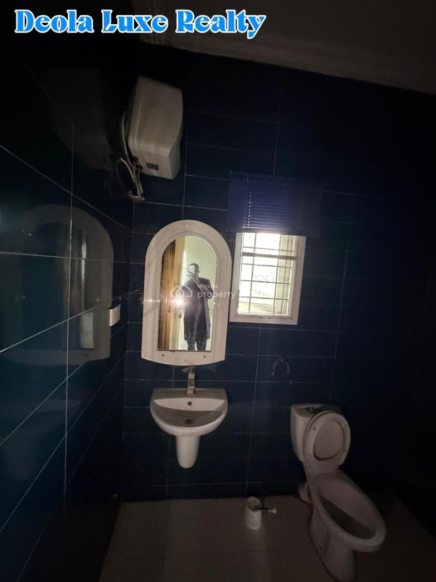 a Nice and Clean 2 Bedroom Apartment, Fully Serviced, Lekki Phase 1, Lekki, Lagos, Flat / Apartment for Rent