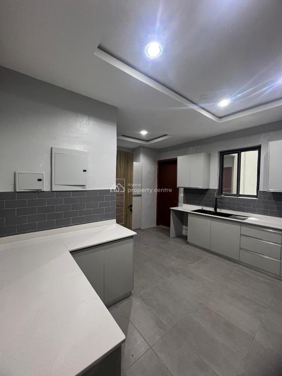 4 Bedroom Maisonnette, Lekki Phase 1, Lekki, Lagos, Terraced Duplex for Sale