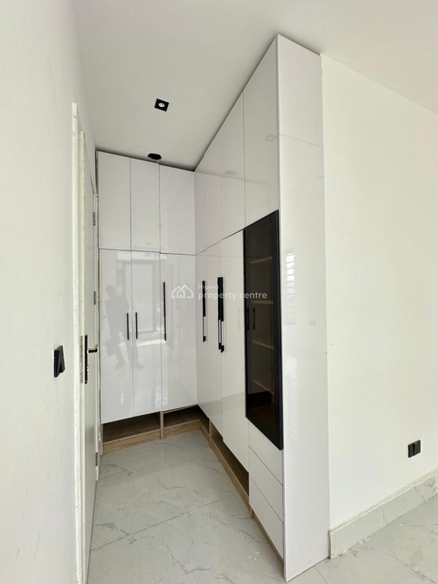 Luxury 2 Bedroom Apartment with Gym and Elevator in a Secure Environme, Lekki Phase 1, Lekki, Lagos, Flat / Apartment for Sale