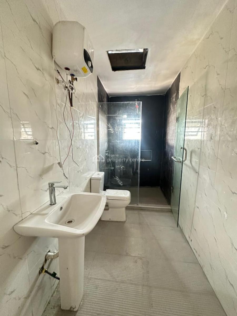 Affordable 2 Bedroom Maissonette in a Good Environment., Lekki Phase 1, Lekki, Lagos, House for Sale