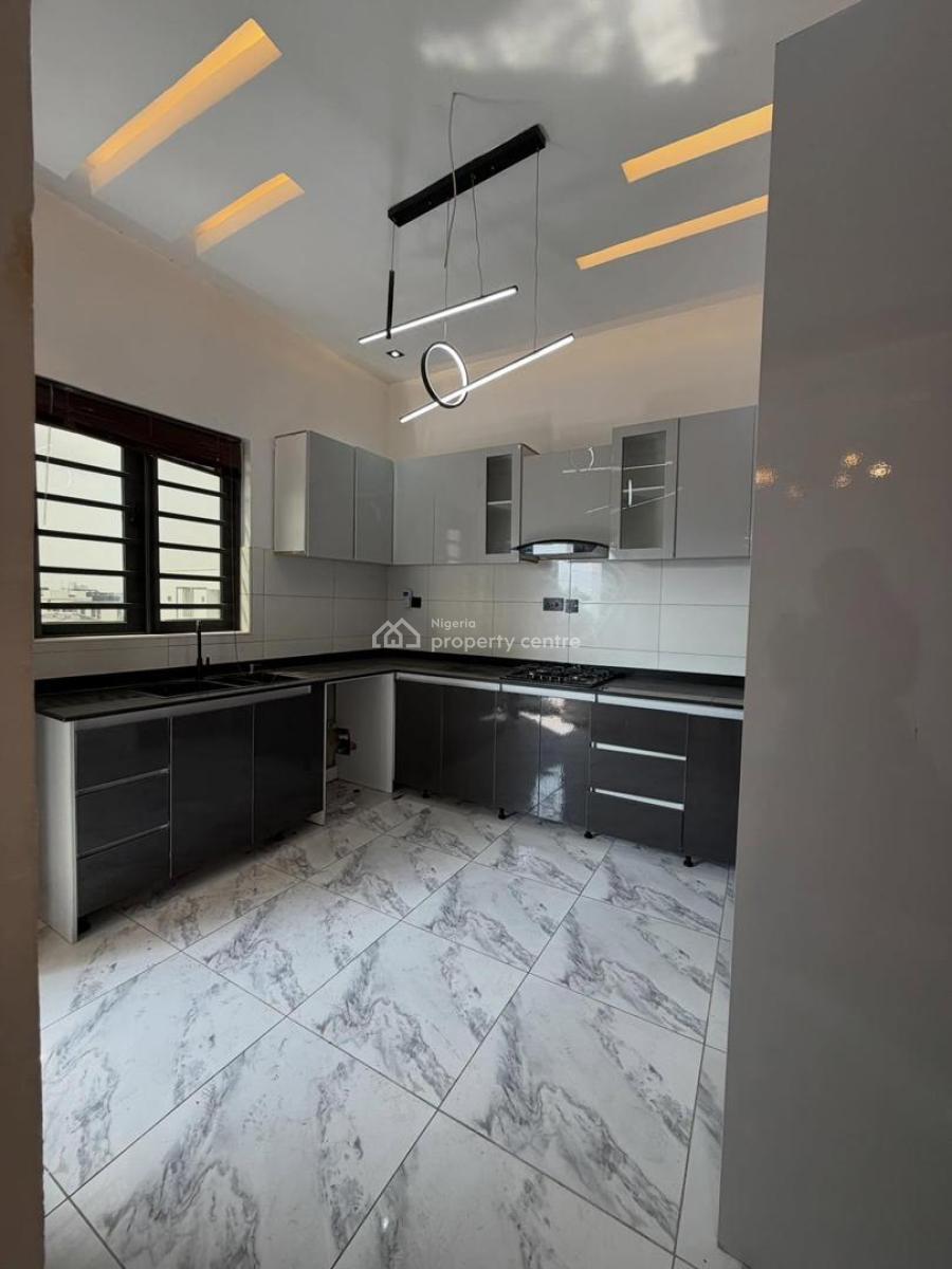 Semi Direct Listing    : Spacious 2-bedroom Apartment, Ikate, Lekki, Lagos, Flat / Apartment for Rent