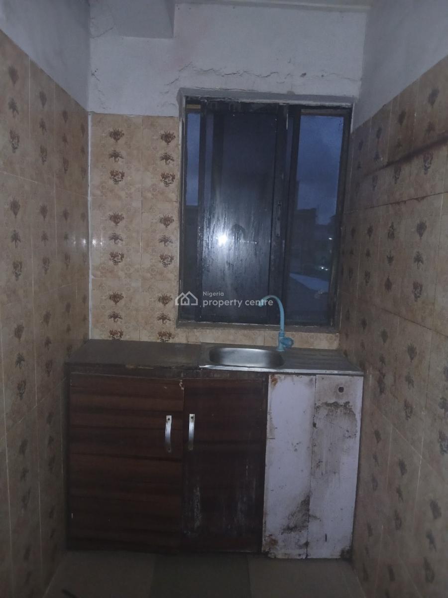 Clean Lovely House, Onipanu, Shomolu, Lagos, Mini Flat (room and Parlour) for Rent