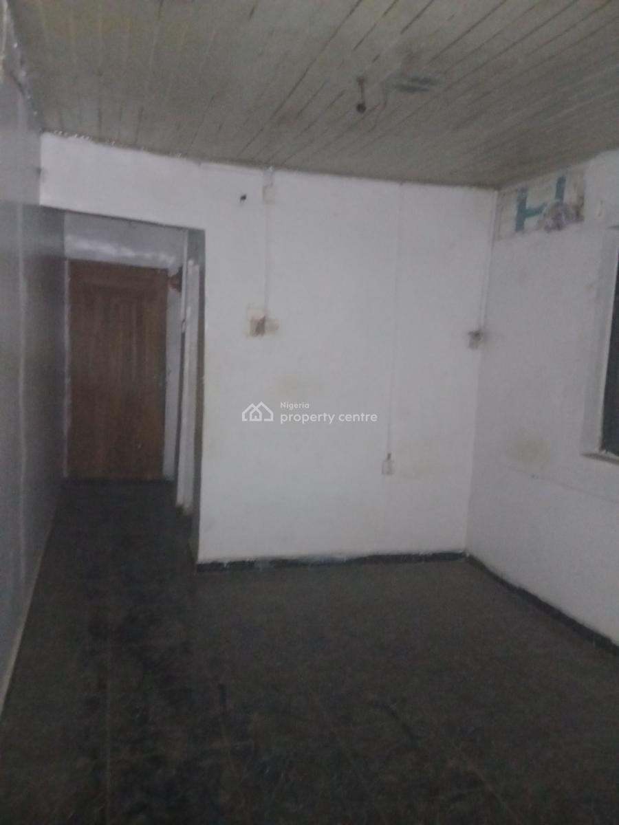 Clean Lovely House, Onipanu, Shomolu, Lagos, Mini Flat (room and Parlour) for Rent