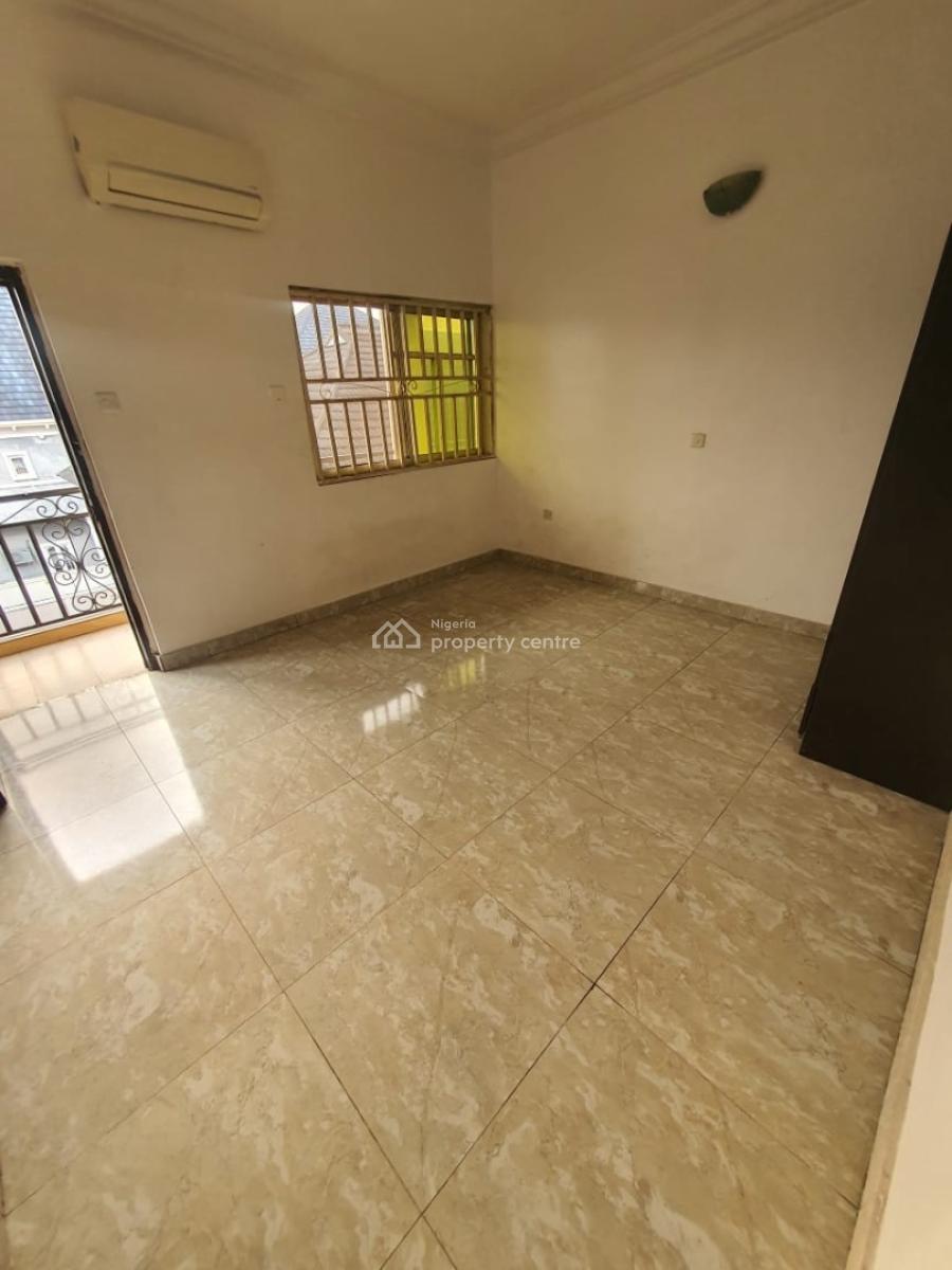 Fully Serviced 1bedroom & Parlour Mini Flats Upstairs, 2 Toilets, By Bakare Estate, Agungi, Lekki, Lagos, Mini Flat (room and Parlour) for Rent