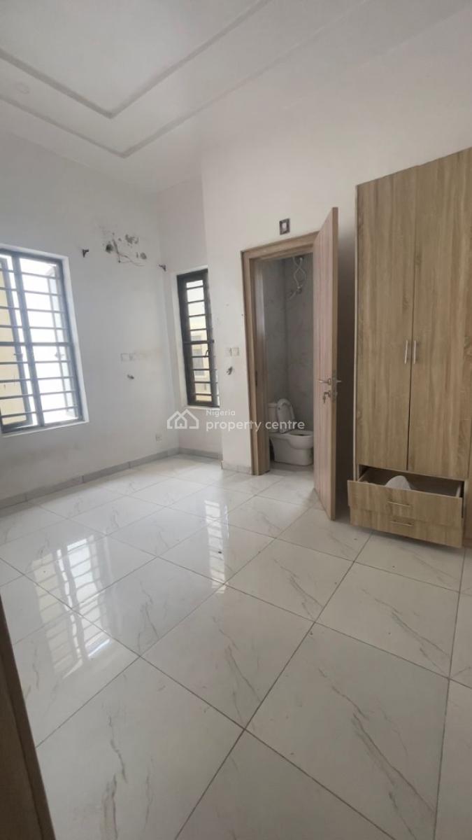 Room for in a Shared Apartment, Emcel Gardens Estate, Orchid Rd., Lekki, Lagos, Self Contain (single Rooms) for Rent