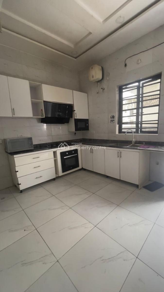 Room for in a Shared Apartment, Emcel Gardens Estate, Orchid Rd., Lekki, Lagos, Self Contain (single Rooms) for Rent