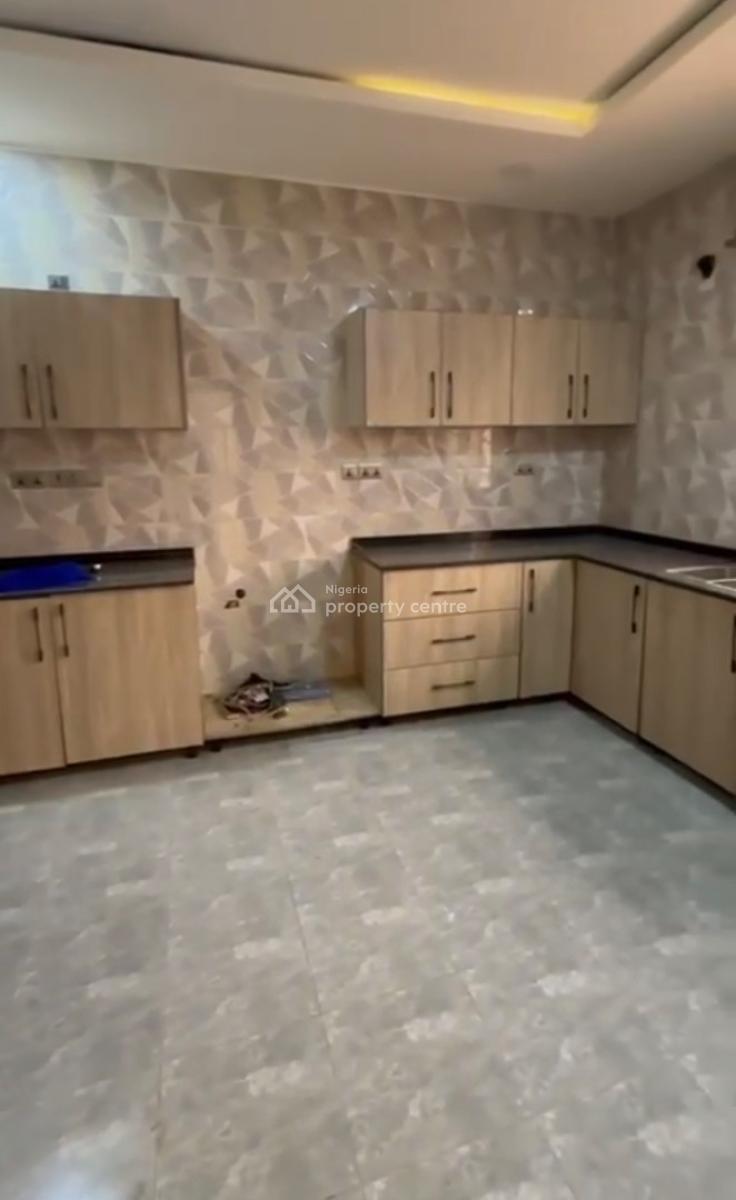 Exquisitely Built 2-bedrooms Apartment, Close to Berger, Life Camp, Abuja, Flat / Apartment for Rent