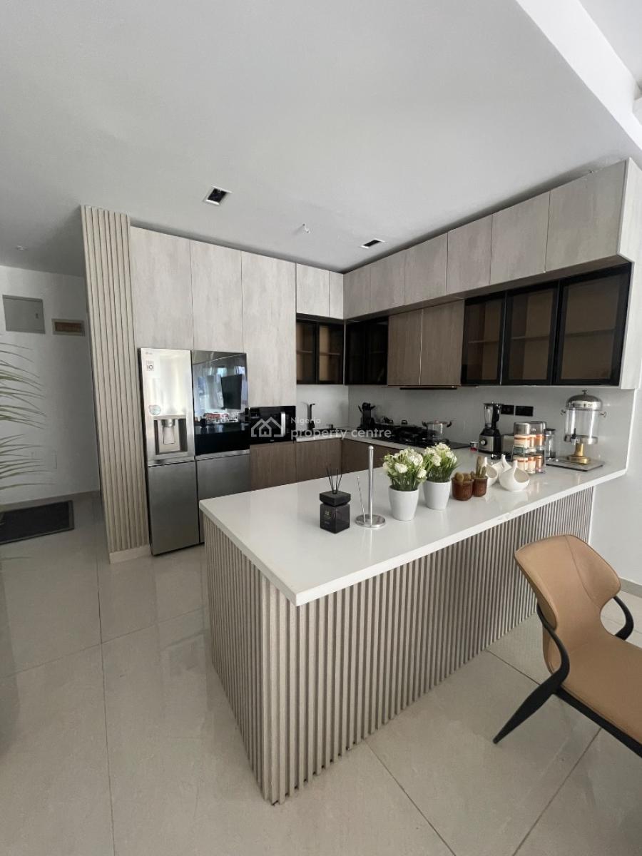 Spacious 2 Bedroom Apartment, Off Admiralty Way, Lekki Phase 1, Lekki, Lagos, Block of Flats for Sale