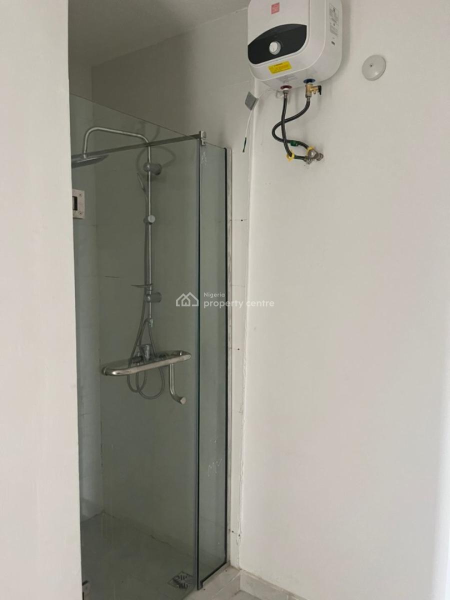 Spacious 1-bedroom Apartment in a Prime Estate Off Freedom Way, Off Freedom Way, Lekki Phase 1, Lekki, Lagos, Flat / Apartment for Rent