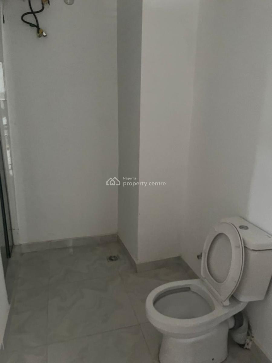 Spacious 1-bedroom Apartment in a Prime Estate Off Freedom Way, Off Freedom Way, Lekki Phase 1, Lekki, Lagos, Flat / Apartment for Rent