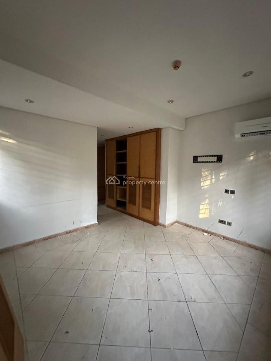 Spacious and Well Built 2bed, Banana Island Estate, Ikoyi, Lagos, Flat / Apartment for Rent