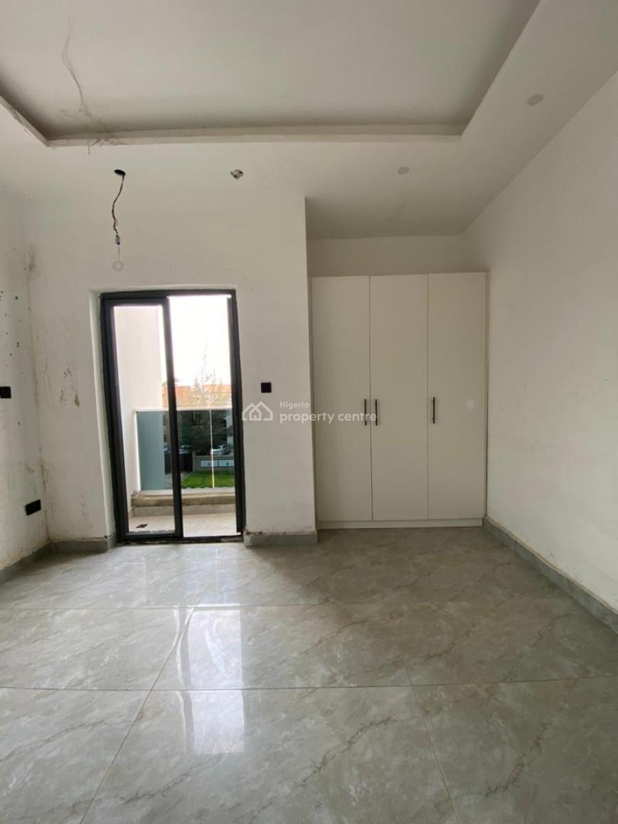 Stunning 2bedroom Apartment with an Elevator, Lekki Phase 1, Lekki, Lagos, Flat / Apartment for Sale
