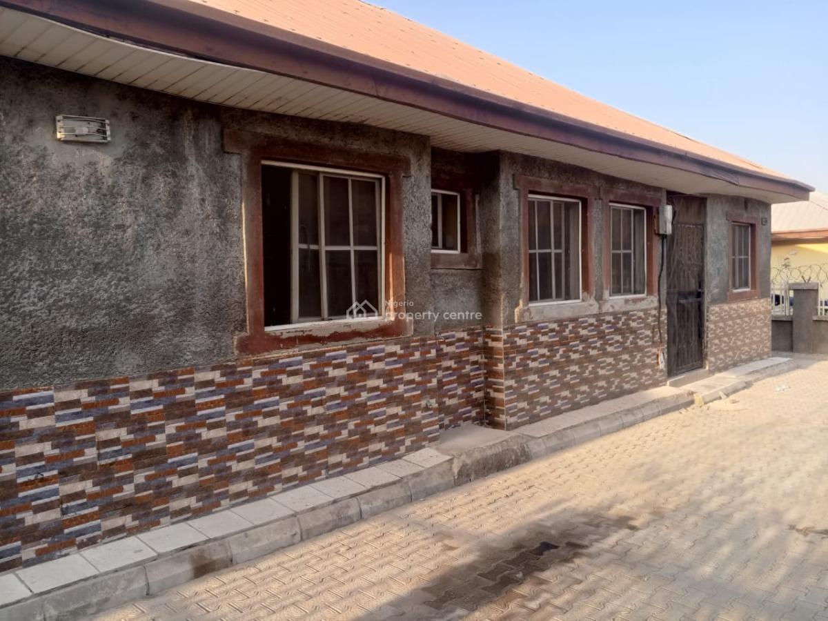 3 Bedroom Bungalow, Lugbe District, Abuja, Detached Bungalow for Rent