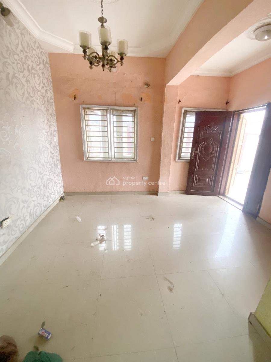 a Well Maintained Spacious 2 Bedroom Flat, Olowora, Omole Phase 2, Ikeja, Lagos, Flat / Apartment for Rent