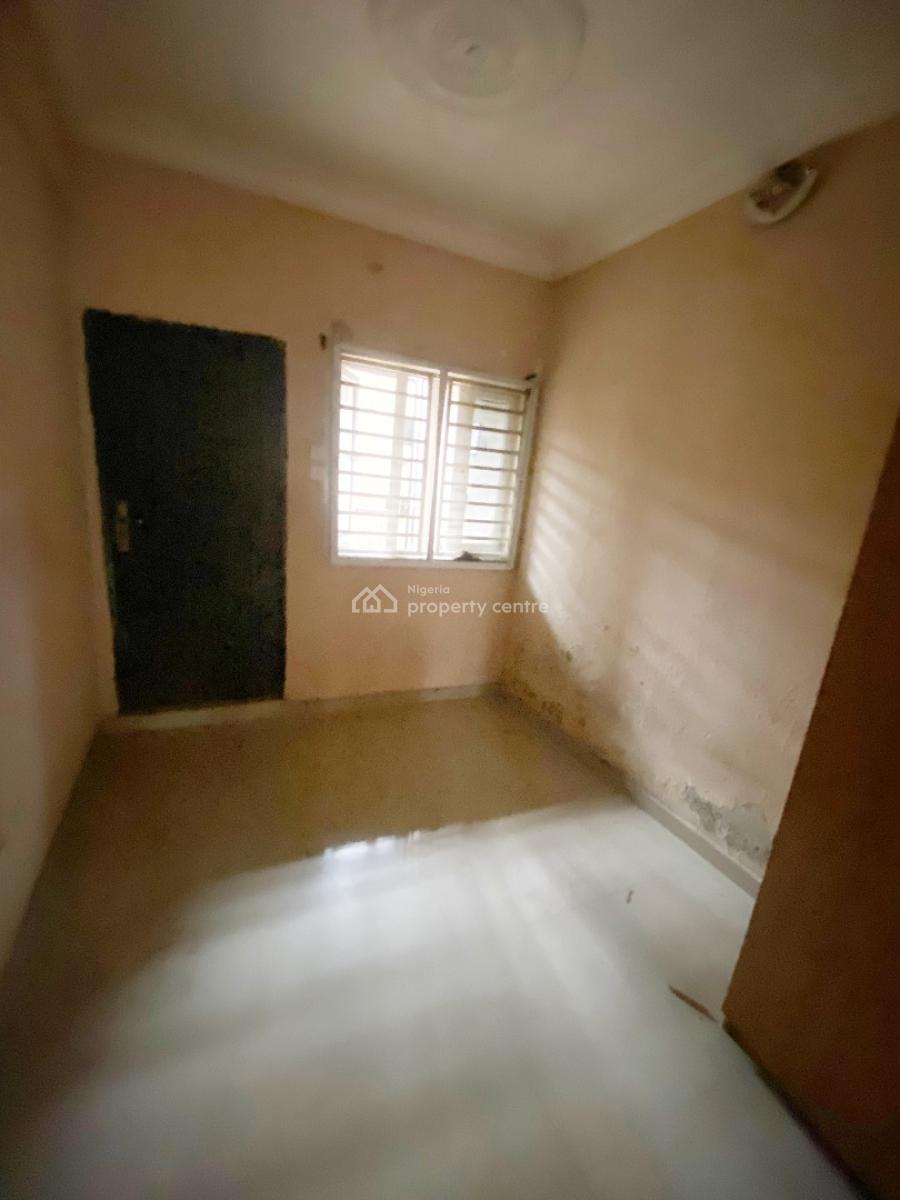 a Well Maintained Spacious 2 Bedroom Flat, Olowora, Omole Phase 2, Ikeja, Lagos, Flat / Apartment for Rent