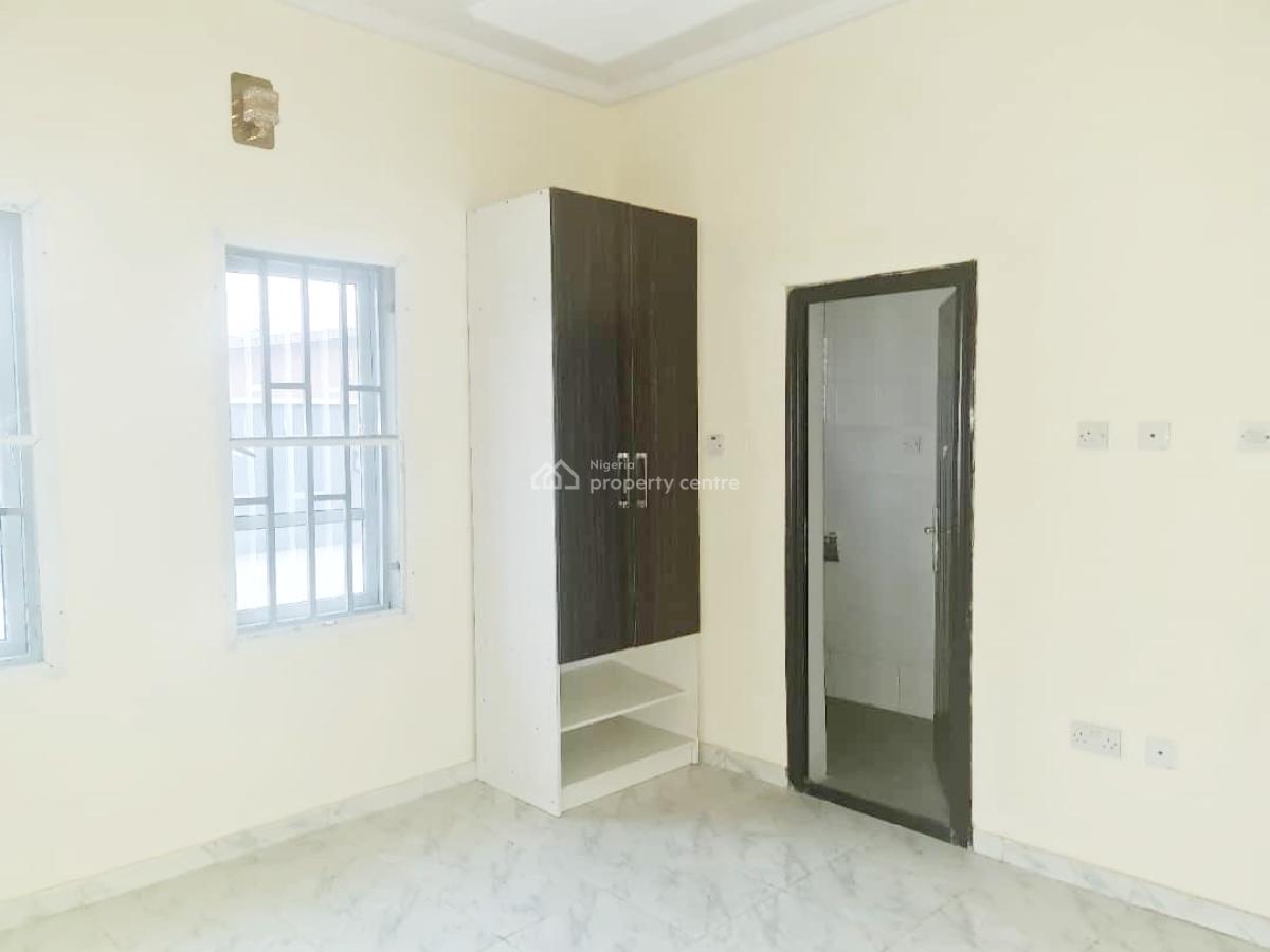 a Well Maintained Spacious 3 Bedroom Flat, Gra, Ikeja, Lagos, Flat / Apartment for Rent