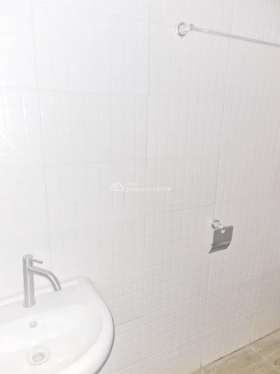 a Well Maintained Spacious 3 Bedroom Flat, Gra, Ikeja, Lagos, Flat / Apartment for Rent