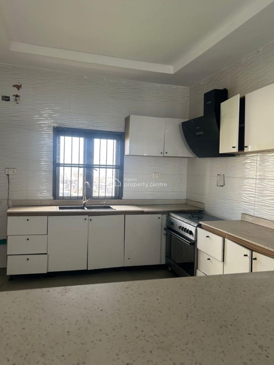 2 Bedroom Flat on Pent  Floor, Ocean Bay Estate, Lekki, Lagos, Flat / Apartment for Sale