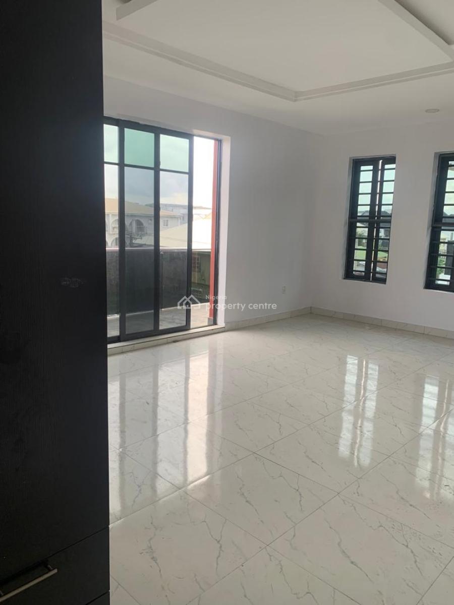 Neat 2 Bedroom Apartment, Ologolo, Lekki, Lagos, Flat / Apartment for Rent