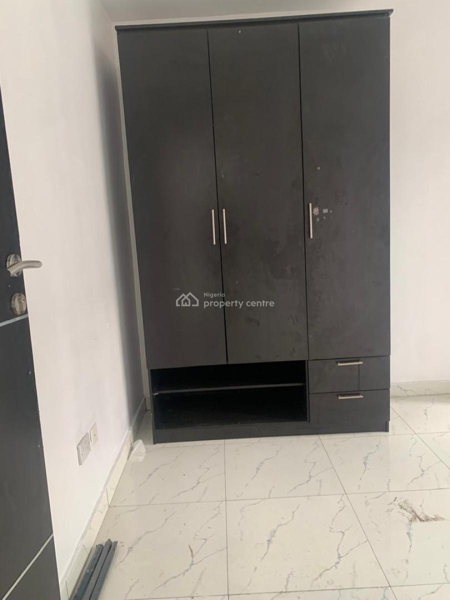 Neat 2 Bedroom Apartment, Ologolo, Lekki, Lagos, Flat / Apartment for Rent