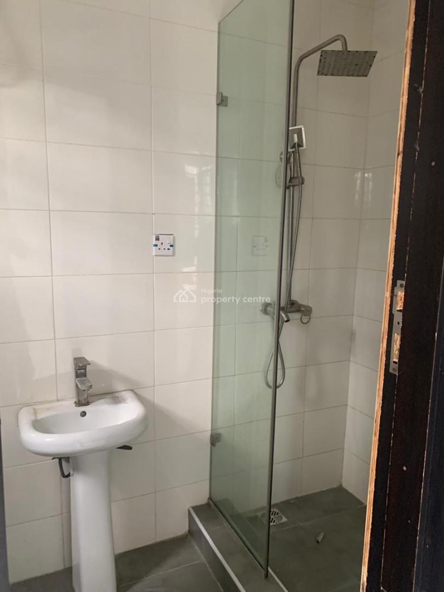 Neat 2 Bedroom Apartment, Ologolo, Lekki, Lagos, Flat / Apartment for Rent