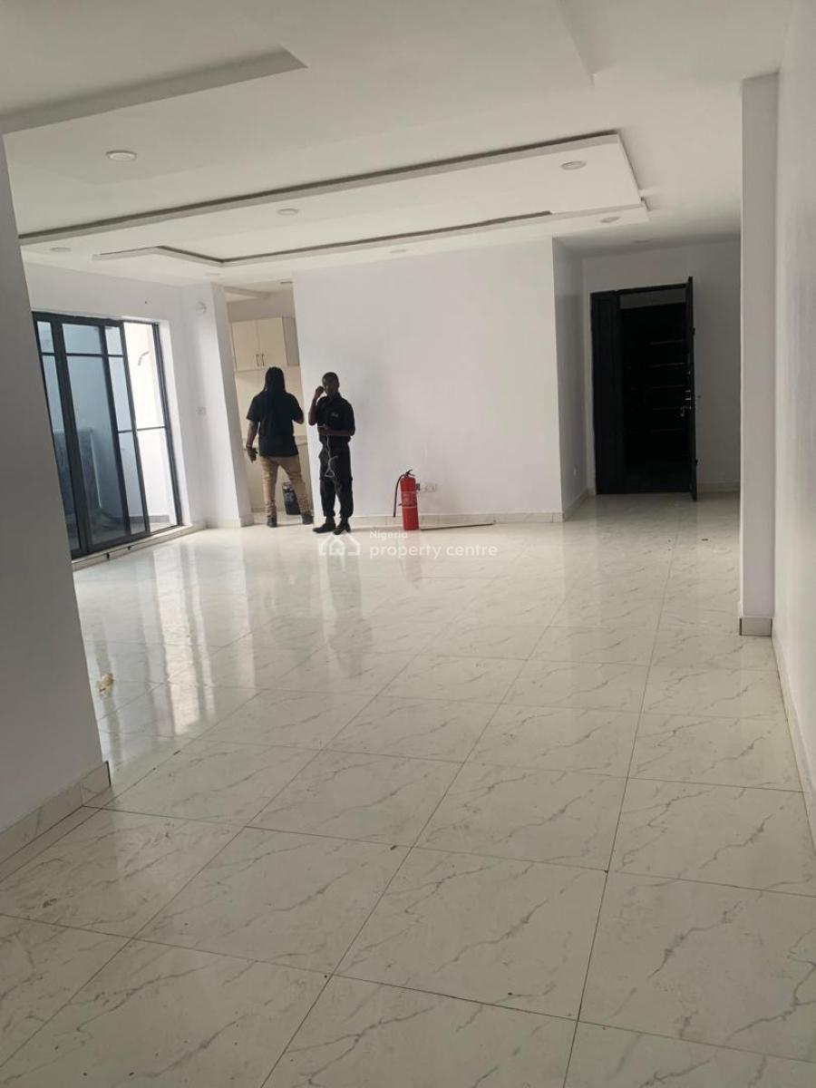 Neat 2 Bedroom Apartment, Ologolo, Lekki, Lagos, Flat / Apartment for Rent