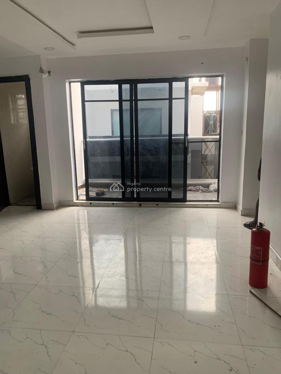 Neat 2 Bedroom Apartment, Ologolo, Lekki, Lagos, Flat / Apartment for Rent