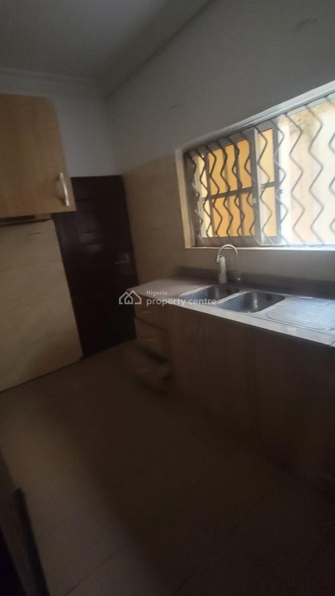 Clean Three Bedroom Flat in a Secured Estate, Oba Amusa Estate., Agungi, Lekki, Lagos, Flat / Apartment for Rent
