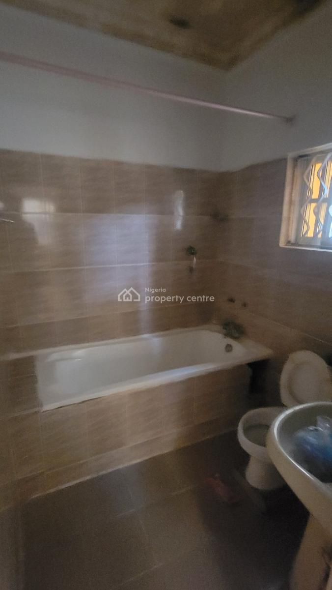 Clean Three Bedroom Flat in a Secured Estate, Oba Amusa Estate., Agungi, Lekki, Lagos, Flat / Apartment for Rent