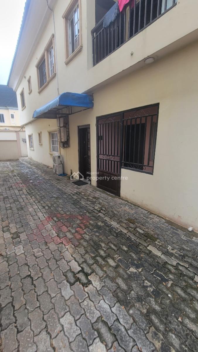 Clean Three Bedroom Flat in a Secured Estate, Oba Amusa Estate., Agungi, Lekki, Lagos, Flat / Apartment for Rent