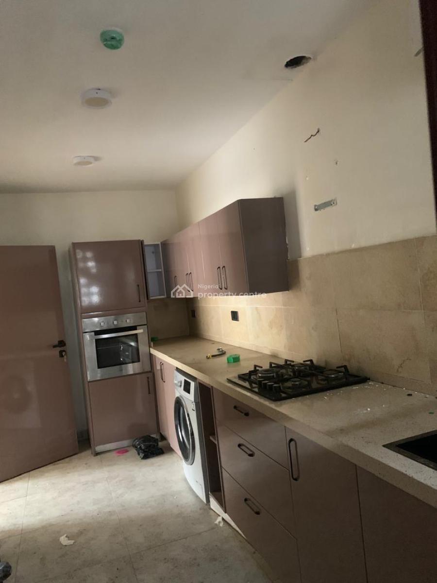 Spacious 2 Bedroom Flat, Ologolo, Lekki, Lagos, Flat / Apartment for Rent
