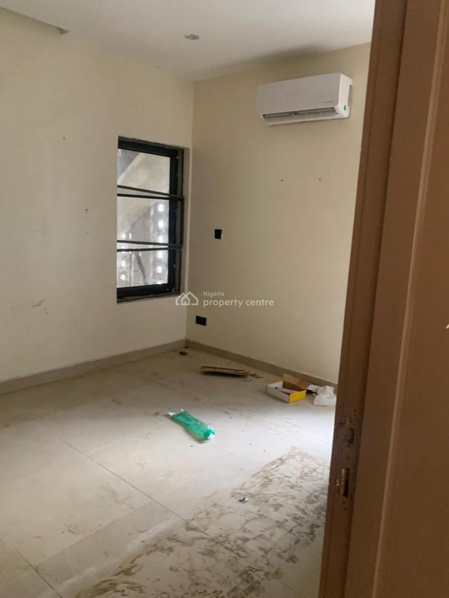 Spacious 2 Bedroom Flat, Ologolo, Lekki, Lagos, Flat / Apartment for Rent