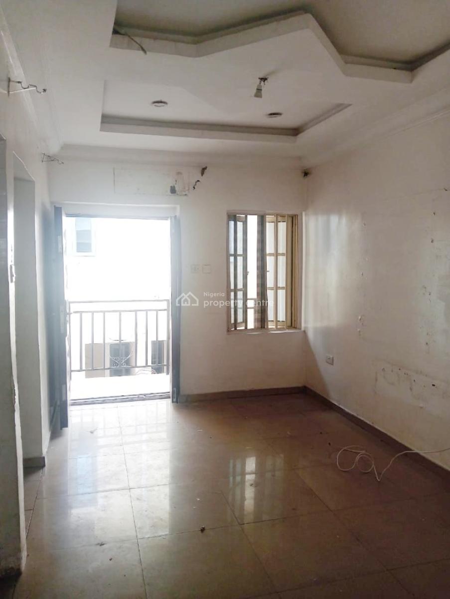 a Well Maintained Spacious 2 Bedroom Flat, Omole Phase 2, Ikeja, Lagos, Flat / Apartment for Rent