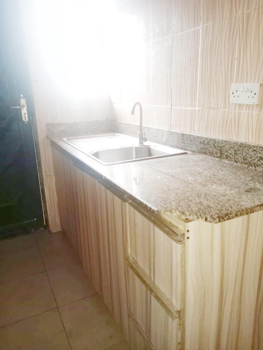 a Well Maintained Spacious 2 Bedroom Flat, Omole Phase 2, Ikeja, Lagos, Flat / Apartment for Rent