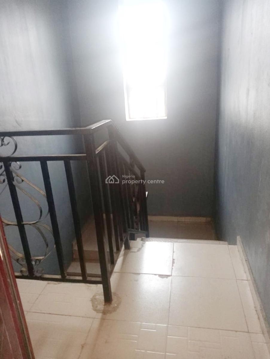 a Well Maintained Spacious 2 Bedroom Flat, Omole Phase 2, Ikeja, Lagos, Flat / Apartment for Rent