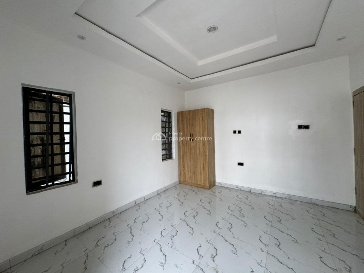 Spacious and Well Finished 3 Bedroom Apartment for Let, Ologolo, Lekki, Lagos, Flat / Apartment for Rent