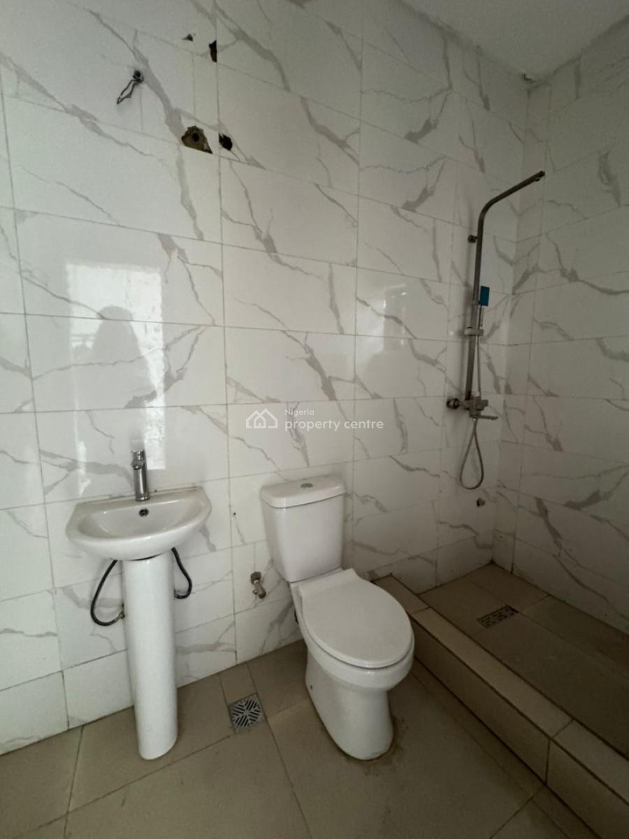 Spacious and Well Finished 3 Bedroom Apartment for Let, Ologolo, Lekki, Lagos, Flat / Apartment for Rent