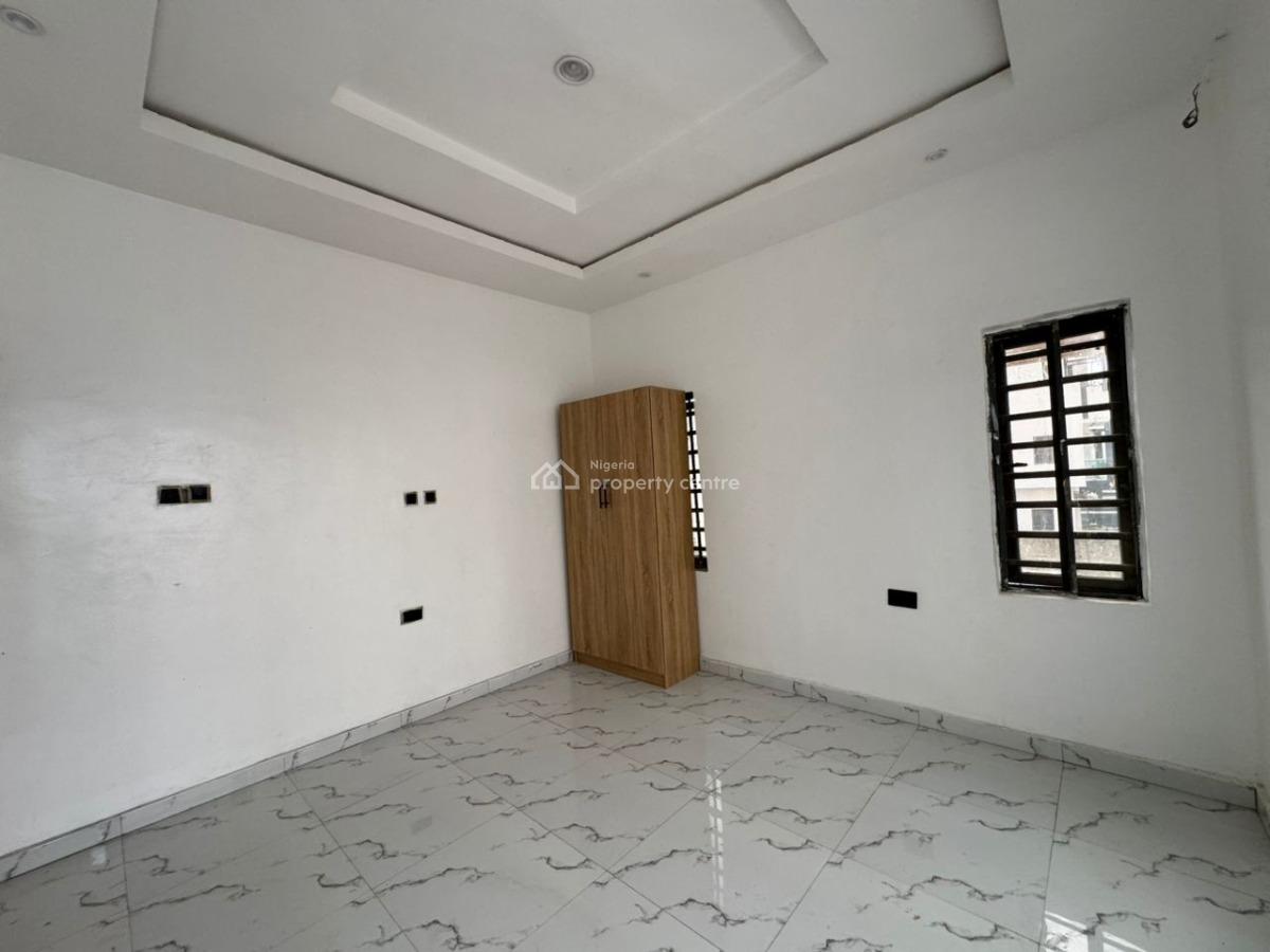 Spacious and Well Finished 3 Bedroom Apartment for Let, Ologolo, Lekki, Lagos, Flat / Apartment for Rent