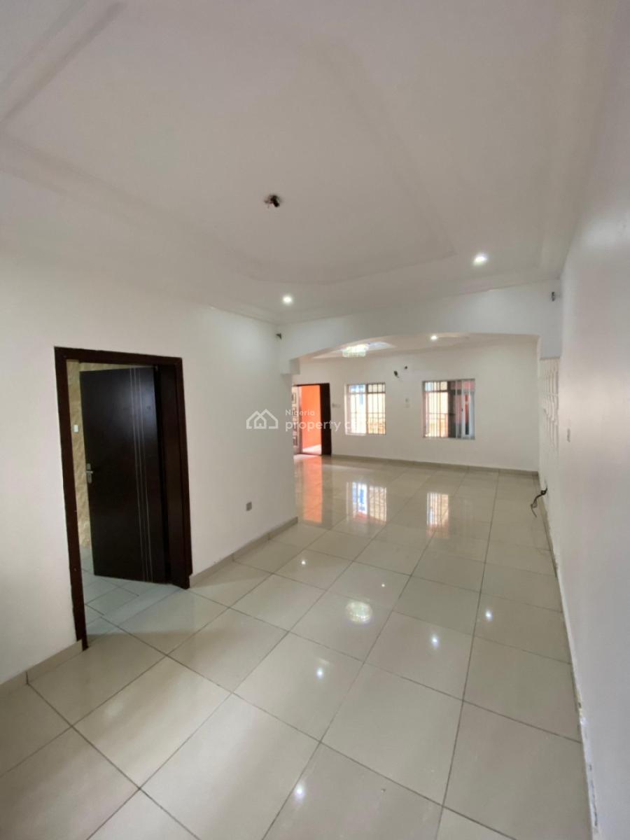 Very Spacious and Serviced 2 Bedroom Flat, Chevron Drive, Lekki Phase 2, Lekki, Lagos, Flat / Apartment for Rent