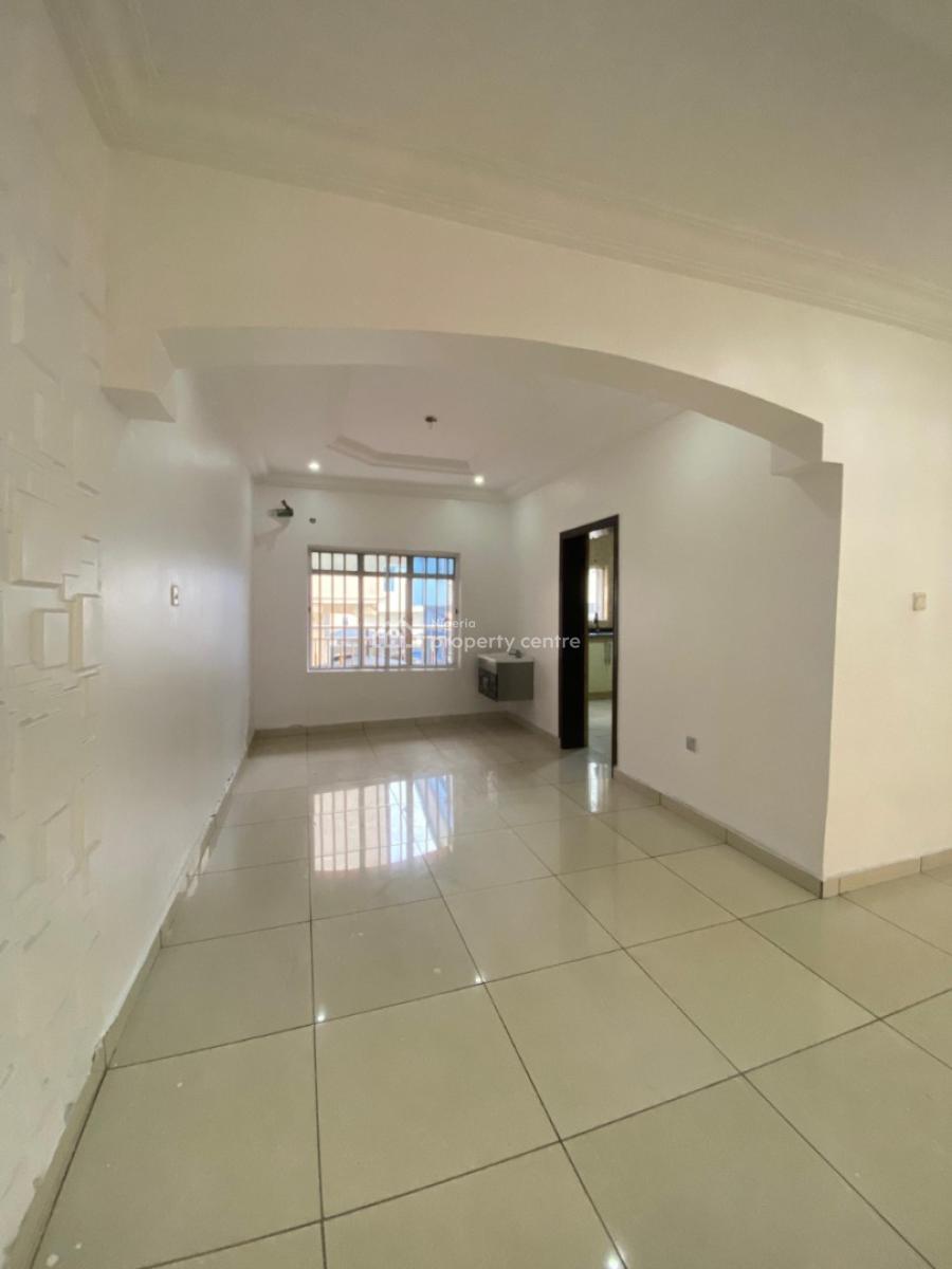 Very Spacious and Serviced 2 Bedroom Flat, Chevron Drive, Lekki Phase 2, Lekki, Lagos, Flat / Apartment for Rent