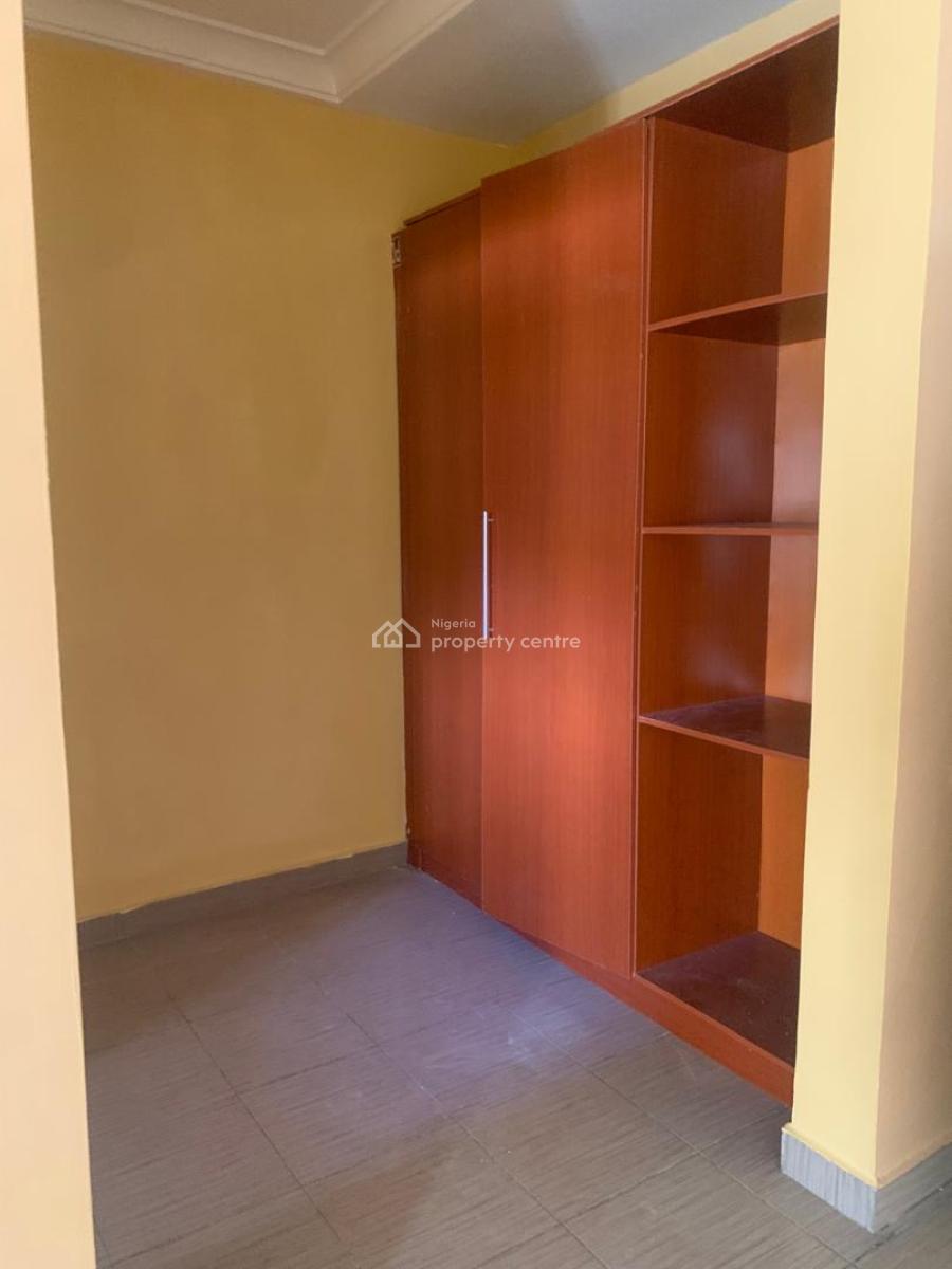 Spacious 3 Bedroom Flat, Ologolo, Lekki, Lagos, Flat / Apartment for Rent