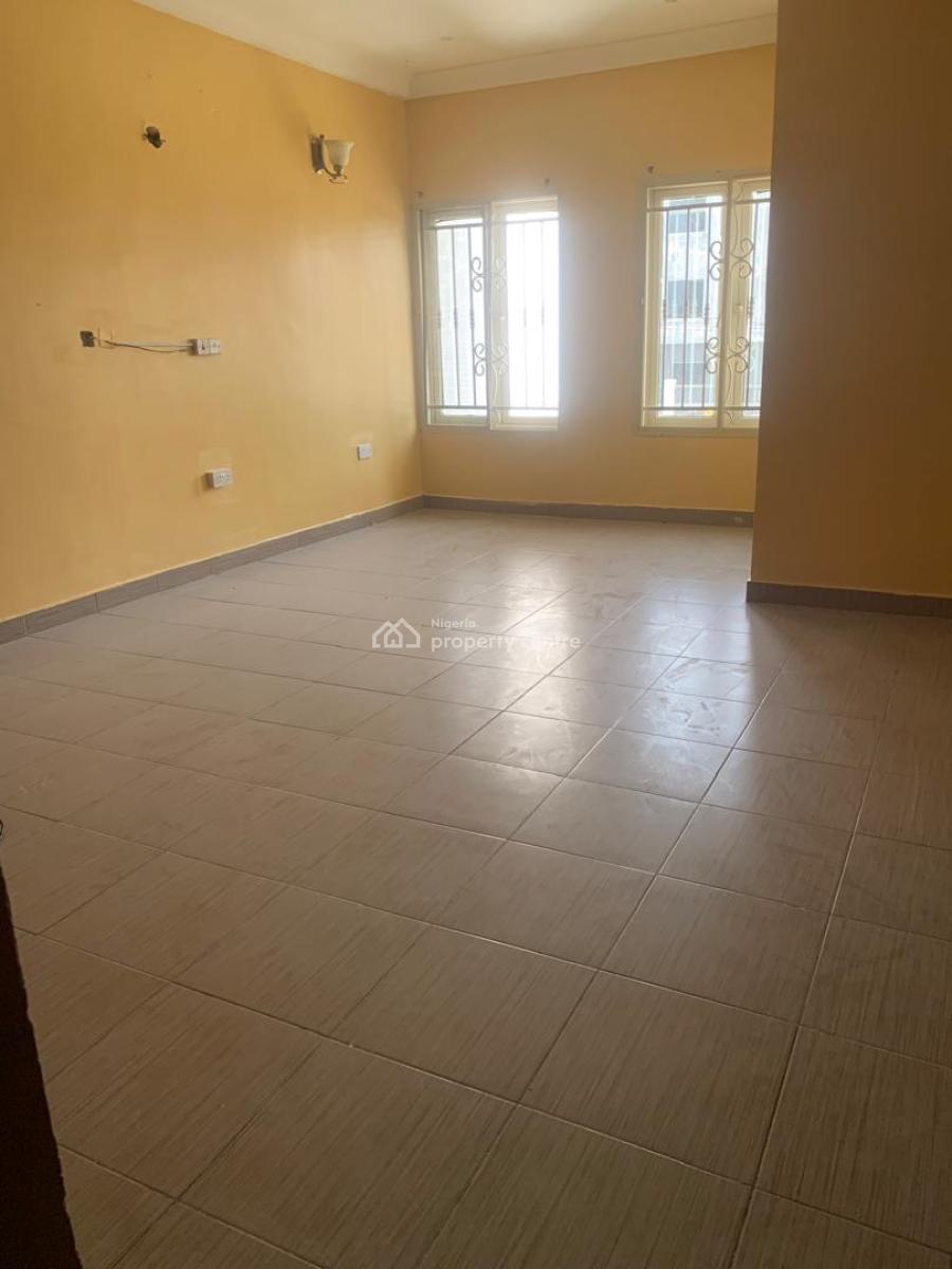 Spacious 3 Bedroom Flat, Ologolo, Lekki, Lagos, Flat / Apartment for Rent