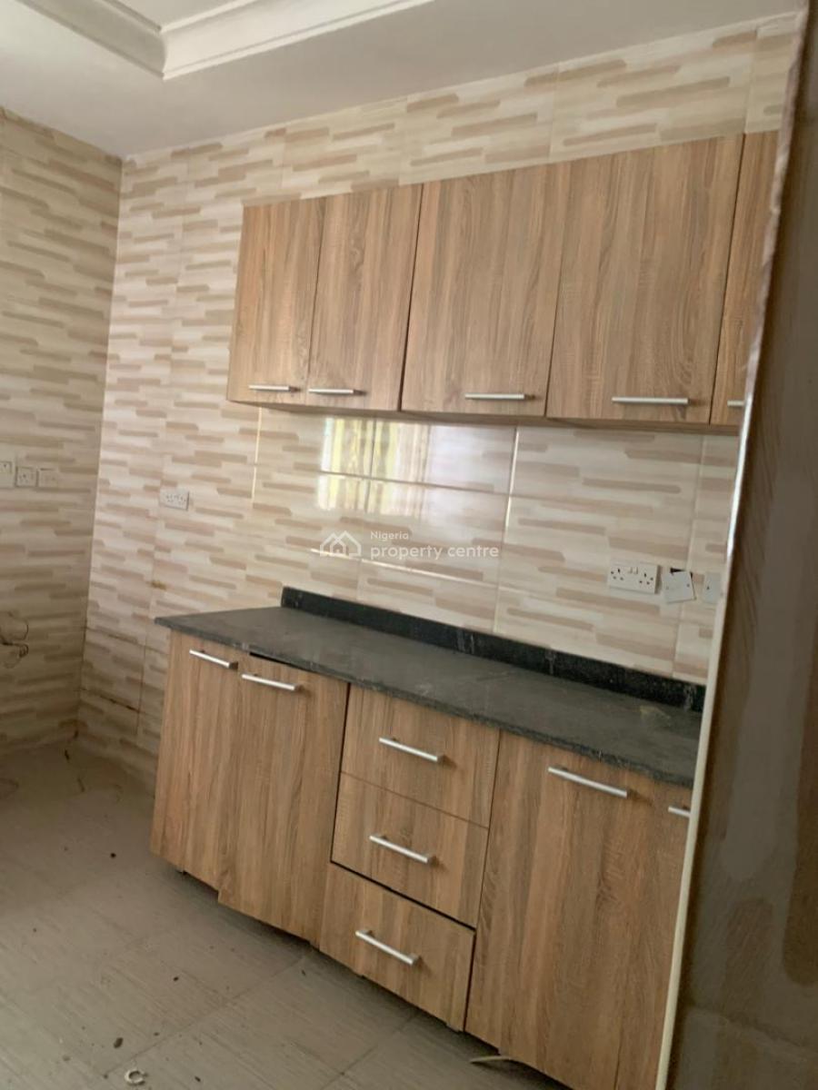 Spacious 3 Bedroom Flat, Ologolo, Lekki, Lagos, Flat / Apartment for Rent