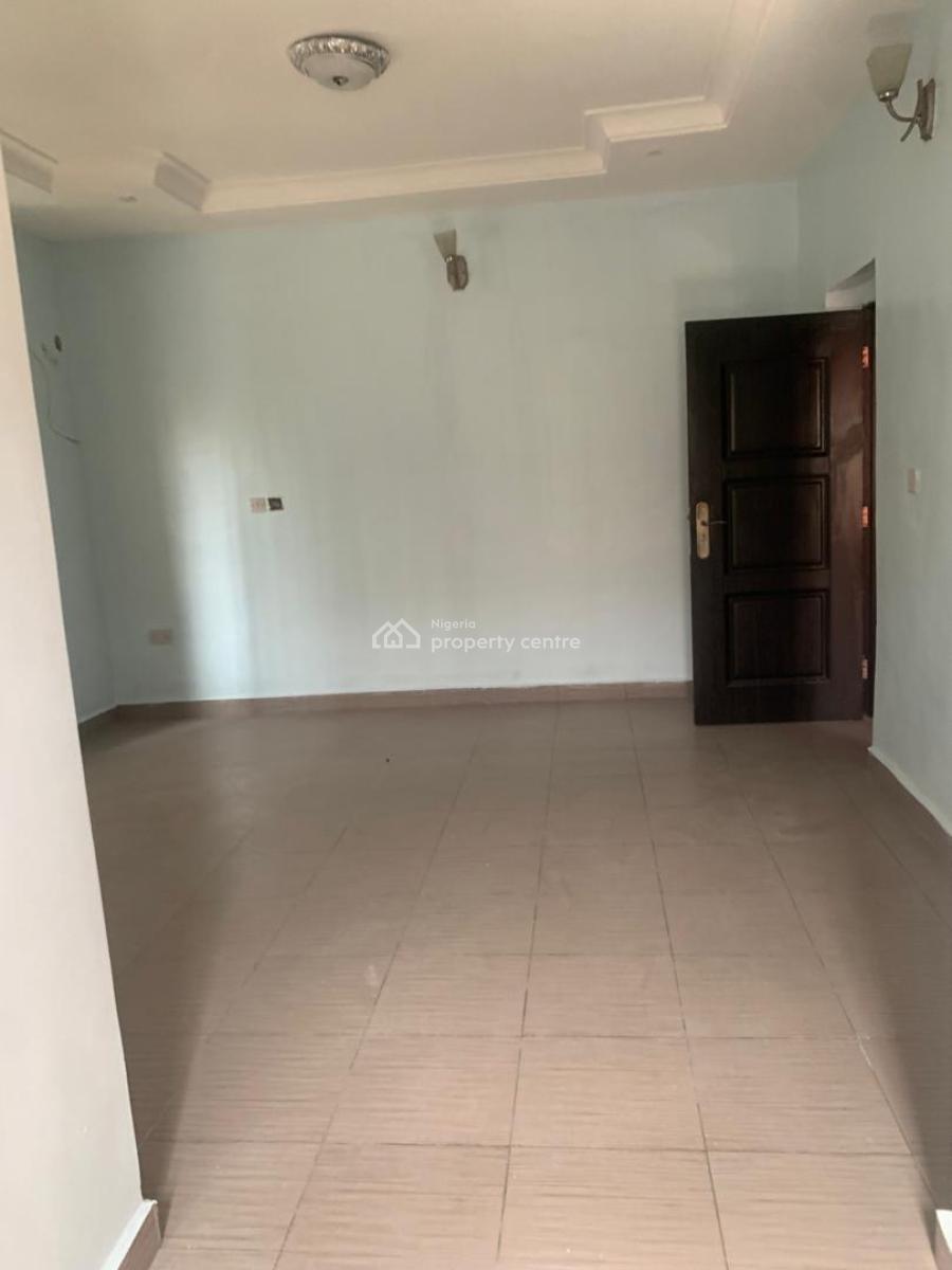 Spacious 3 Bedroom Flat, Ologolo, Lekki, Lagos, Flat / Apartment for Rent