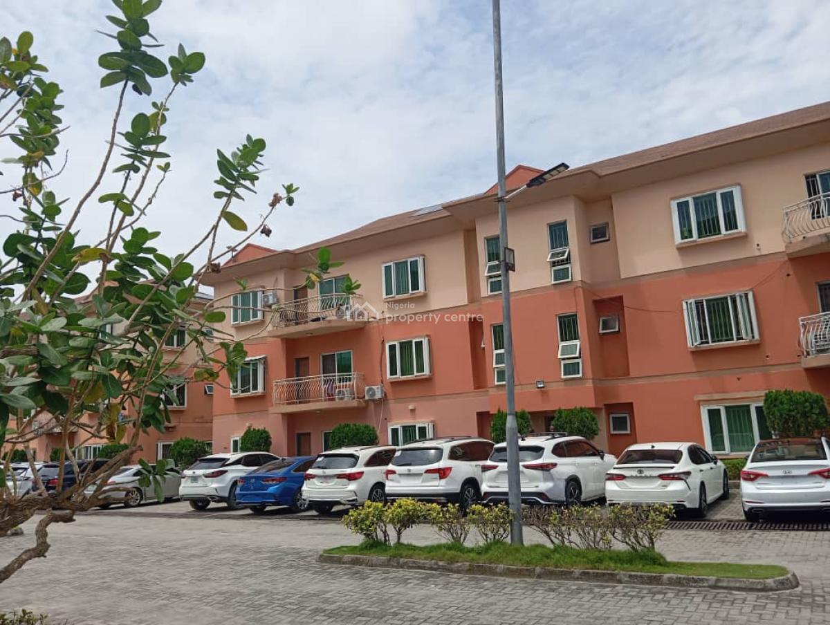 Spacious 3 Bedrooms, All Ensuite with  Bq,, Ikota, Lekki, Lagos, Flat / Apartment for Sale