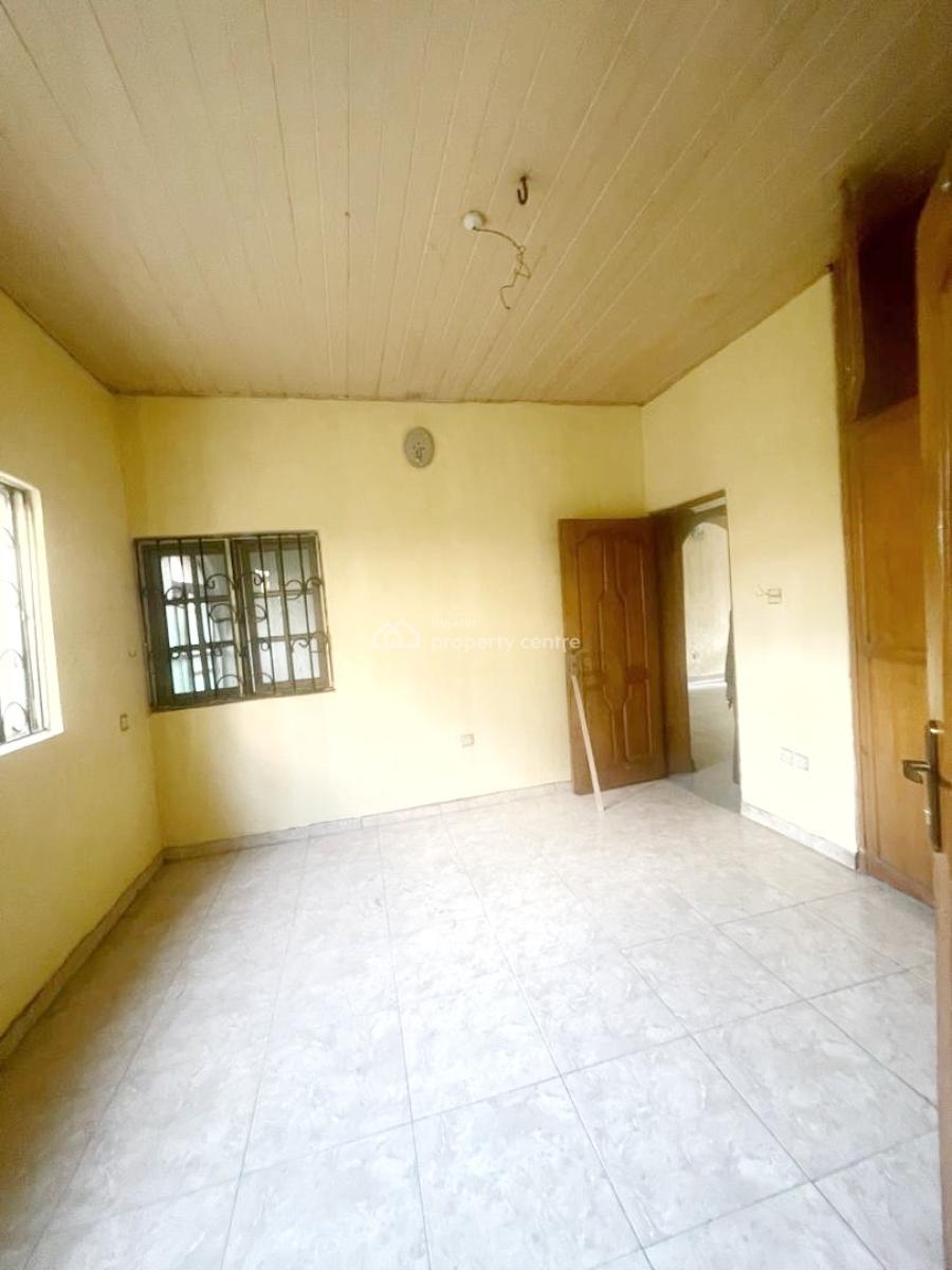 a Well Maintained Spacious 3 Bedroom Flat, Olowora, Omole Phase 2, Ikeja, Lagos, Flat / Apartment for Rent