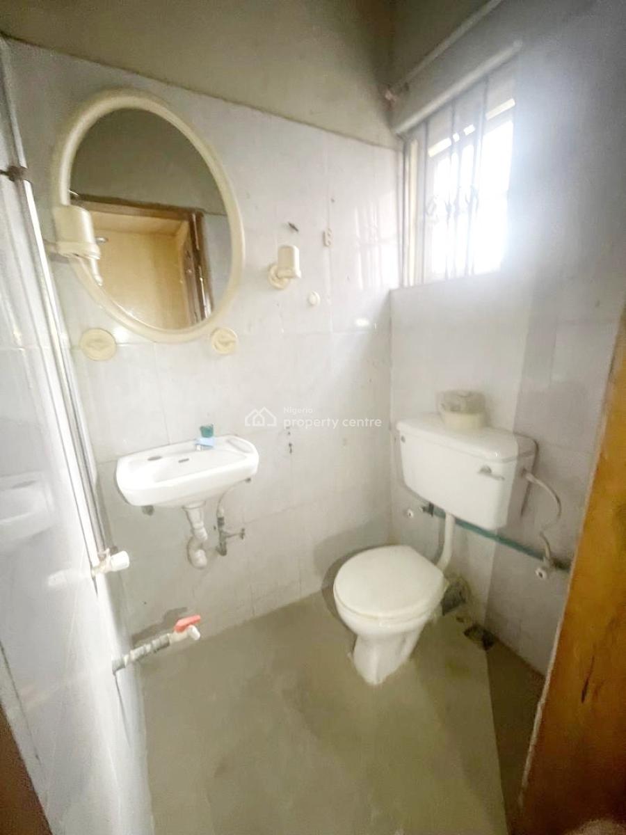 a Well Maintained Spacious 3 Bedroom Flat, Olowora, Omole Phase 2, Ikeja, Lagos, Flat / Apartment for Rent
