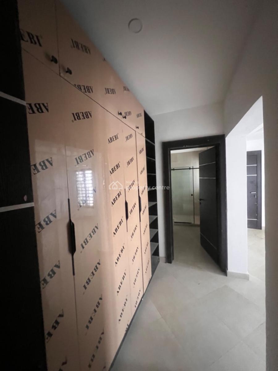a Spacious and Beautifully Finished 4 Bedroom Apartment with a Room Ci, Lekki Phase 1, Lekki, Lagos, Flat / Apartment for Sale